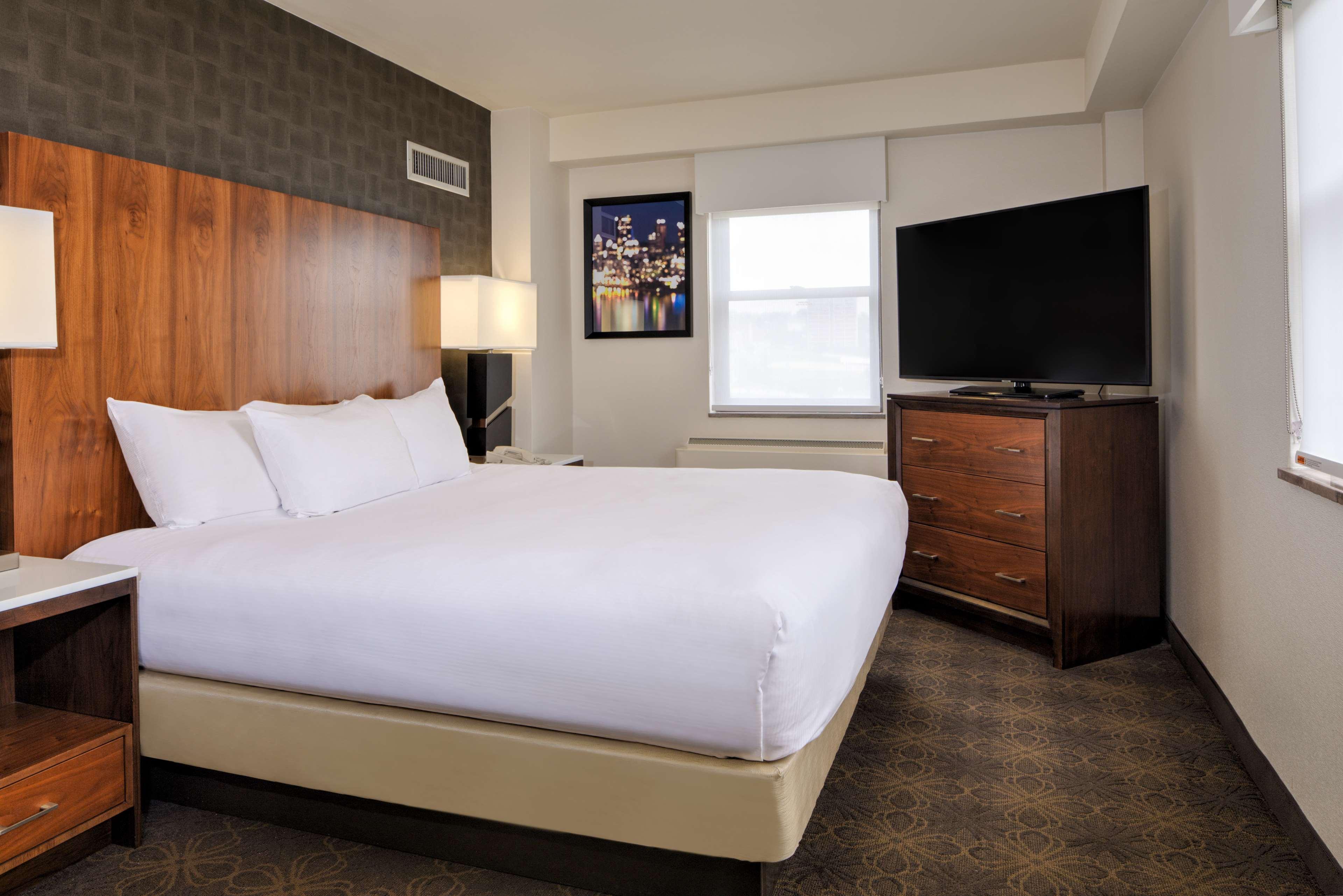 Doubletree By Hilton Hotel & Suites Pittsburgh Downtown Exterior foto