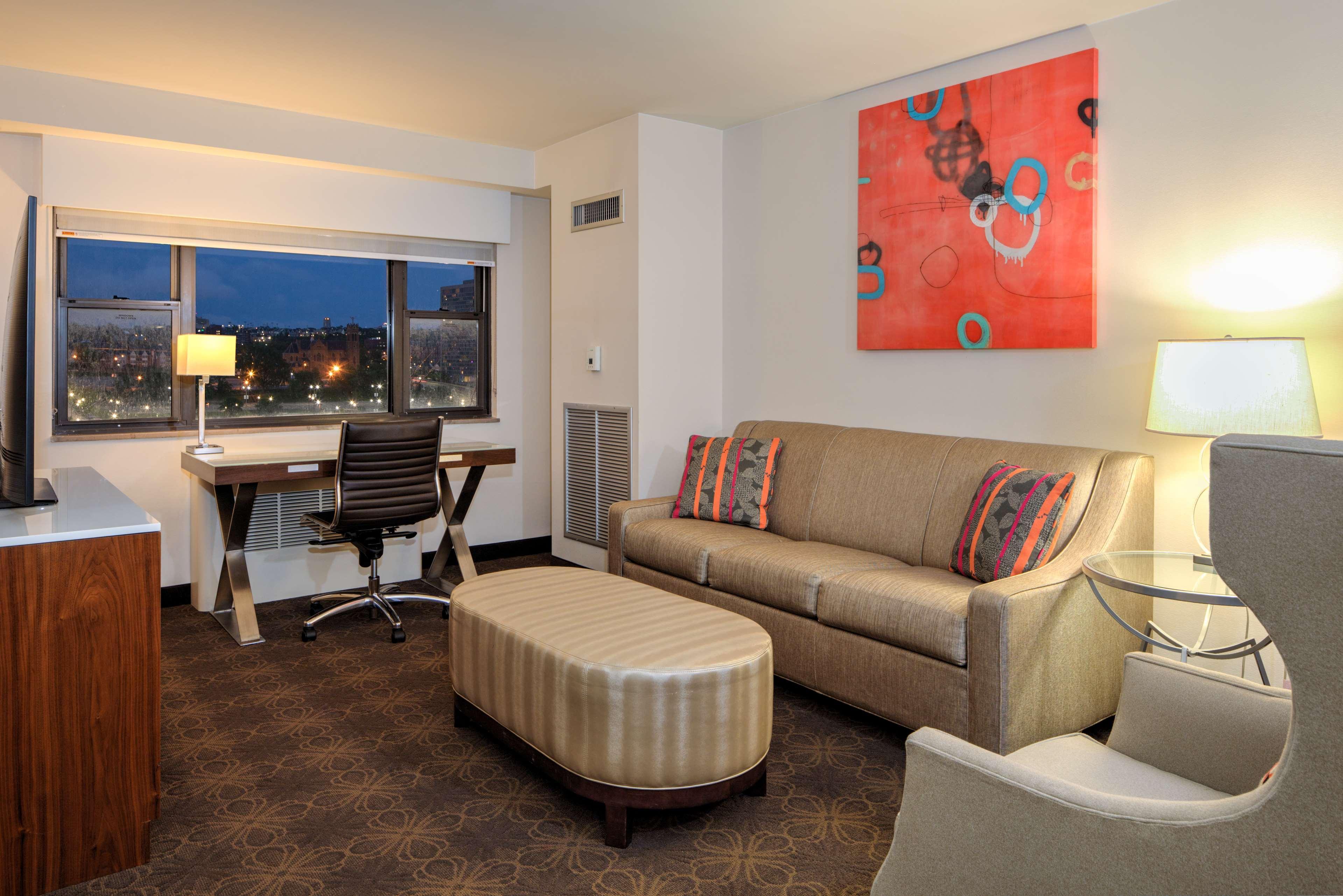 Doubletree By Hilton Hotel & Suites Pittsburgh Downtown Exterior foto