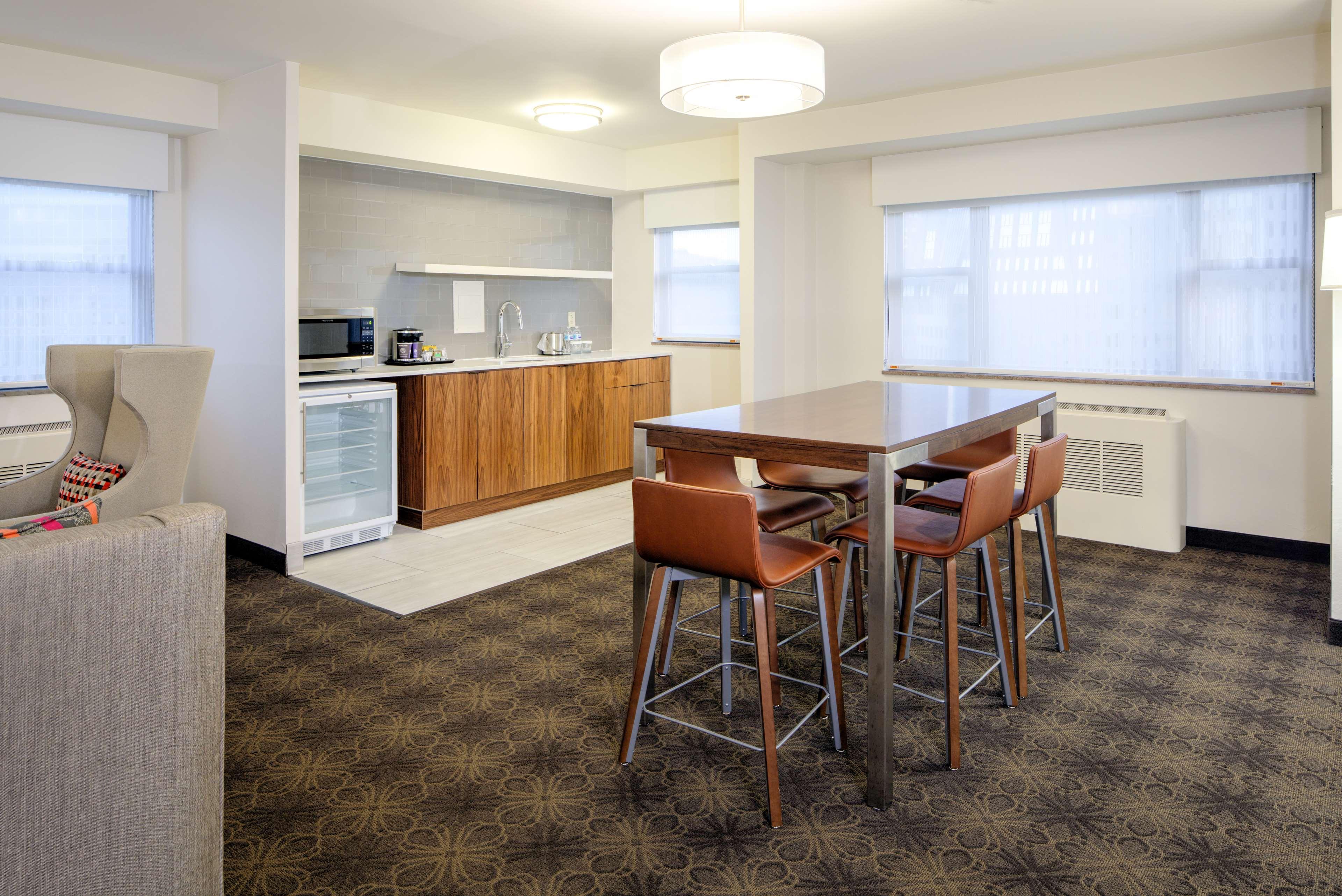 Doubletree By Hilton Hotel & Suites Pittsburgh Downtown Exterior foto