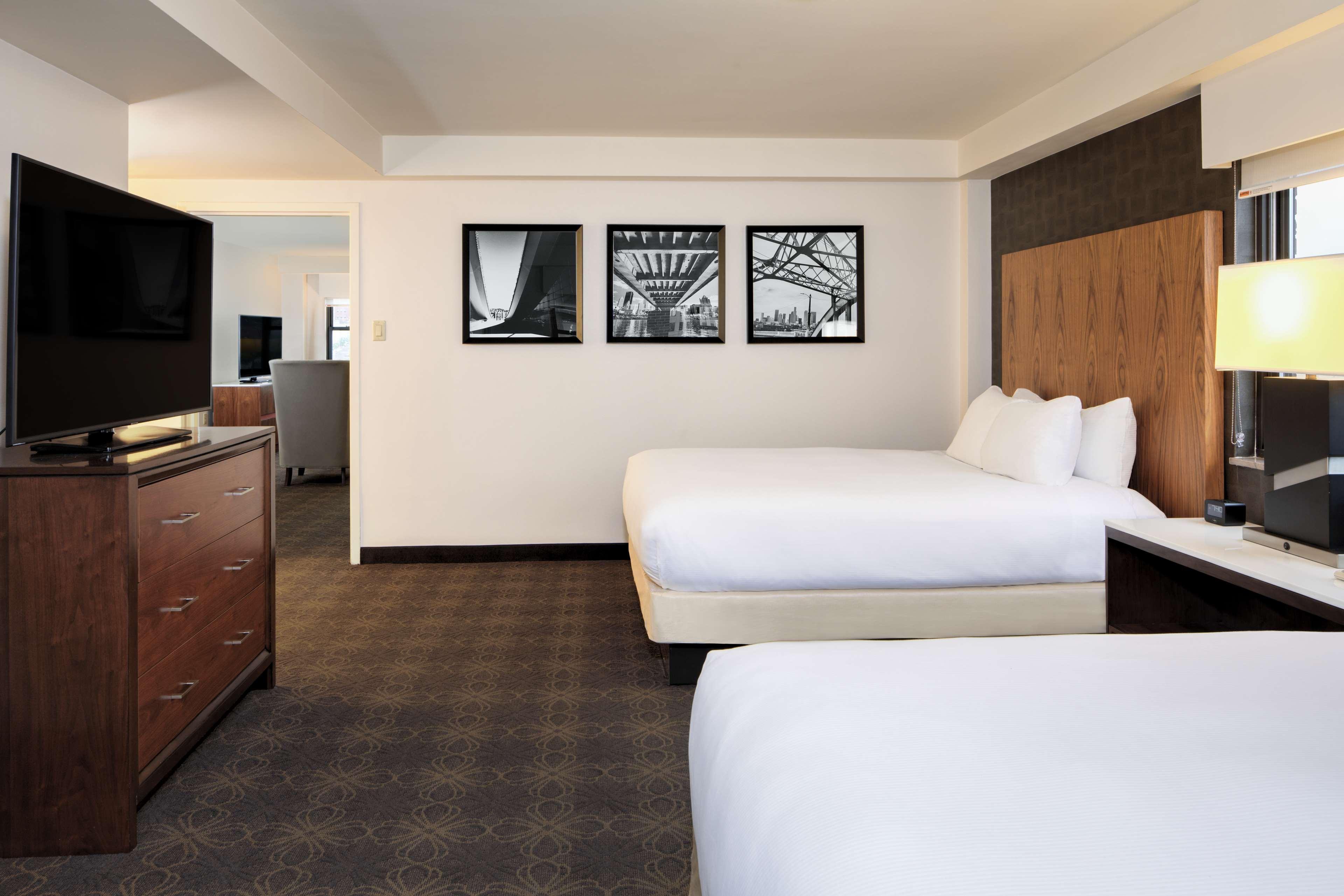 Doubletree By Hilton Hotel & Suites Pittsburgh Downtown Exterior foto