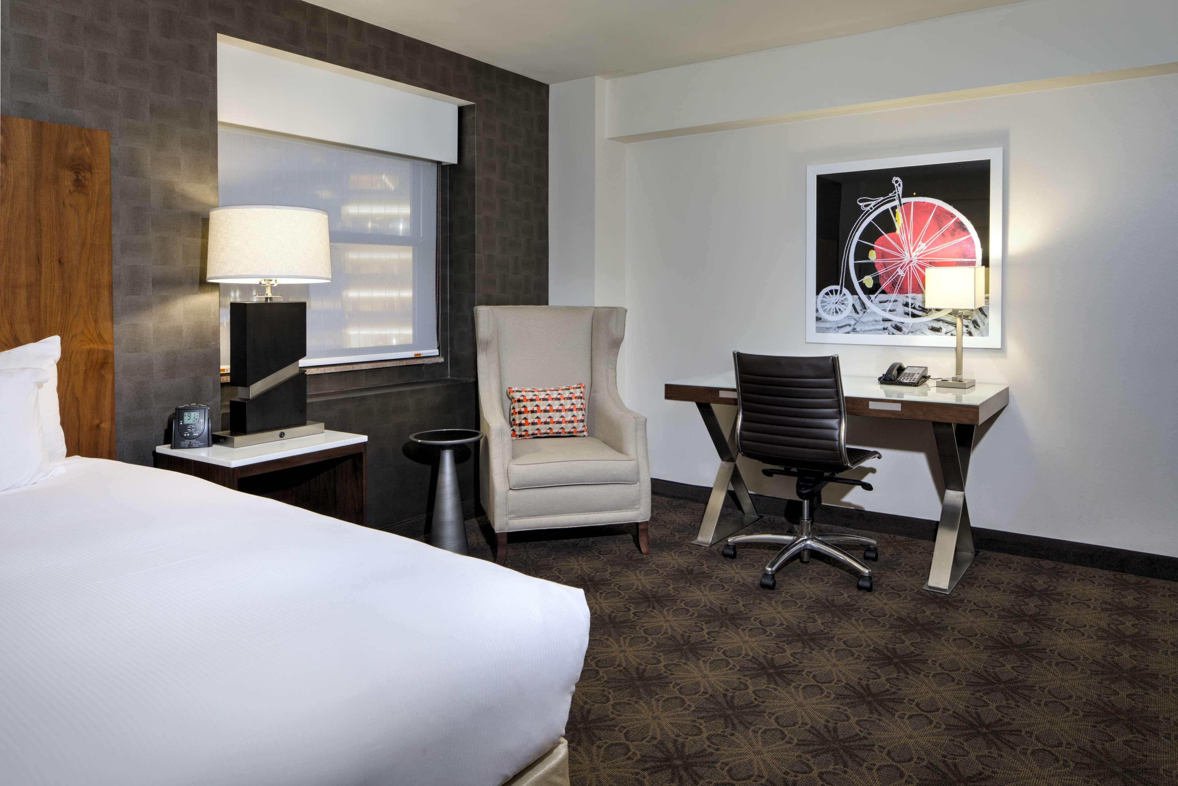 Doubletree By Hilton Hotel & Suites Pittsburgh Downtown Exterior foto