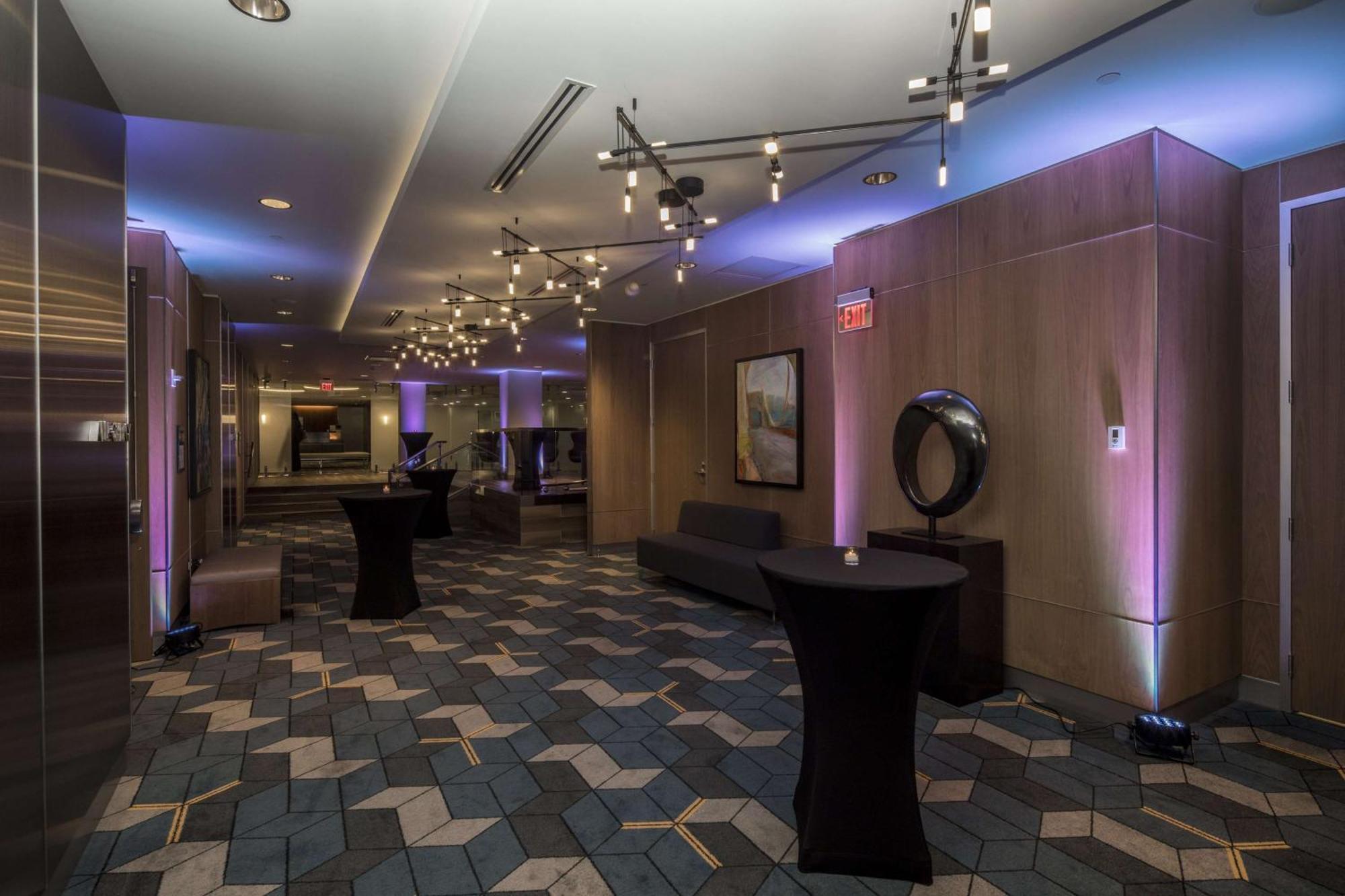 Doubletree By Hilton Hotel & Suites Pittsburgh Downtown Exterior foto